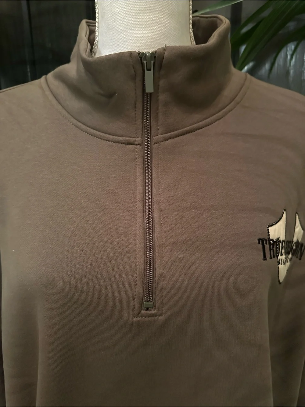 New without tag True Religion Men’s Quarter Zip Pullover Sweater sweatshirt Sz L